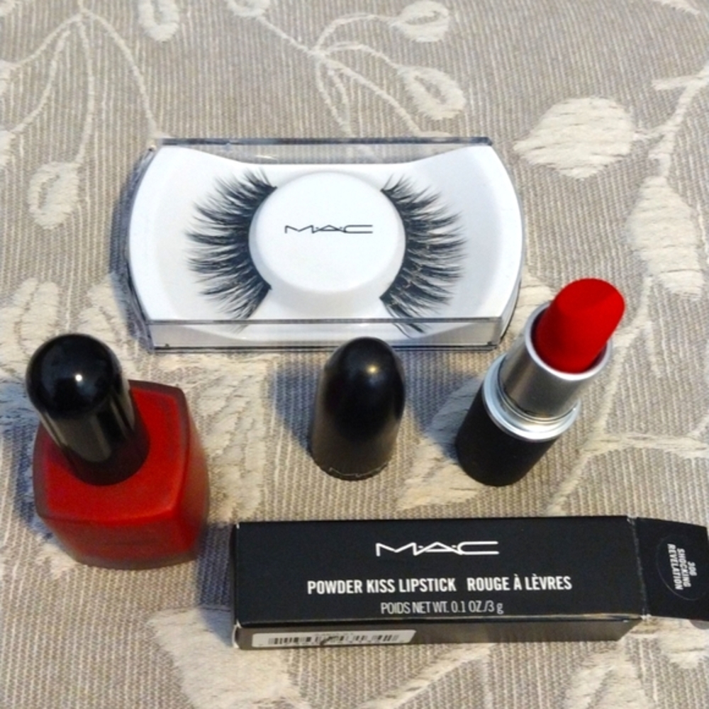 💥 SALE- MAC Beauty Bundle Set - Picture 2 of 3